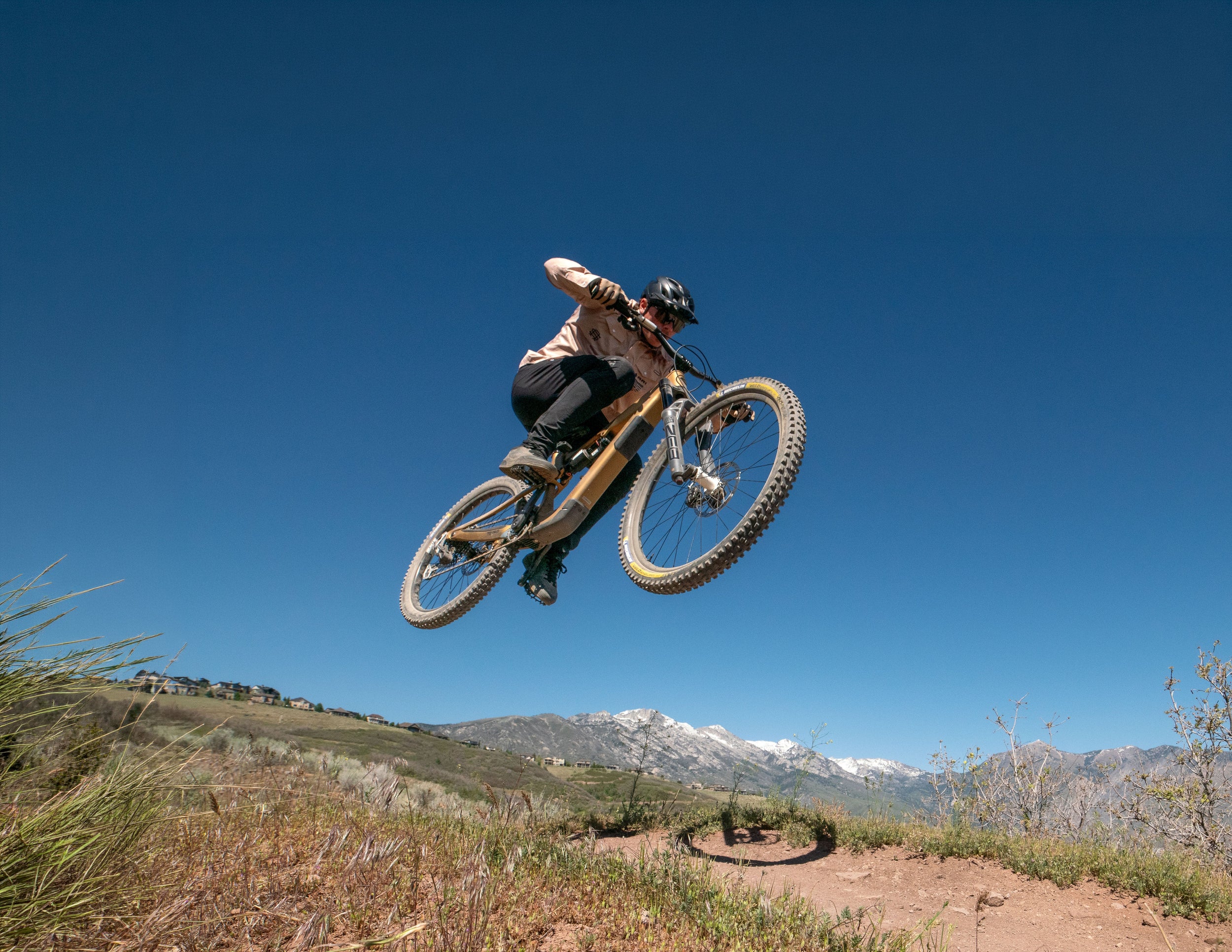 Kyle Strait Rides Tannus